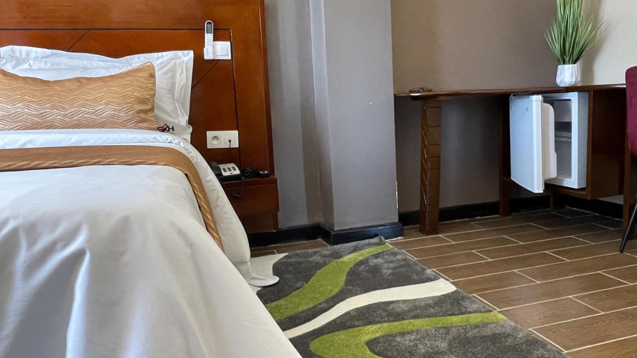 Sky Kenako Hotel Крібі Екстер'єр фото