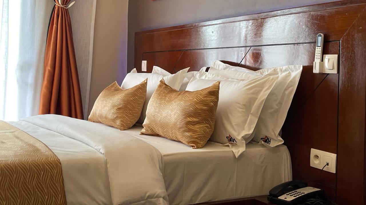 Sky Kenako Hotel Крібі Екстер'єр фото