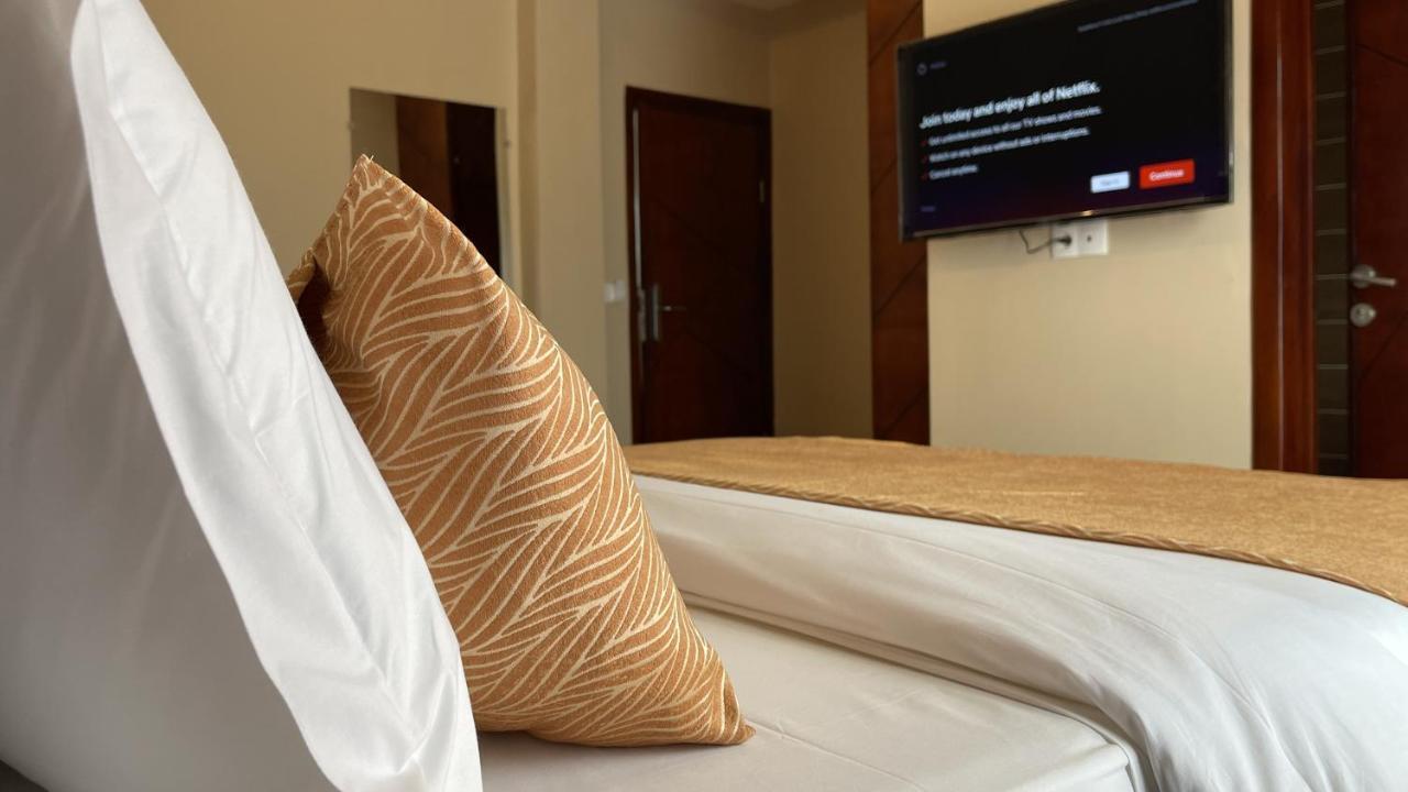 Sky Kenako Hotel Крібі Екстер'єр фото