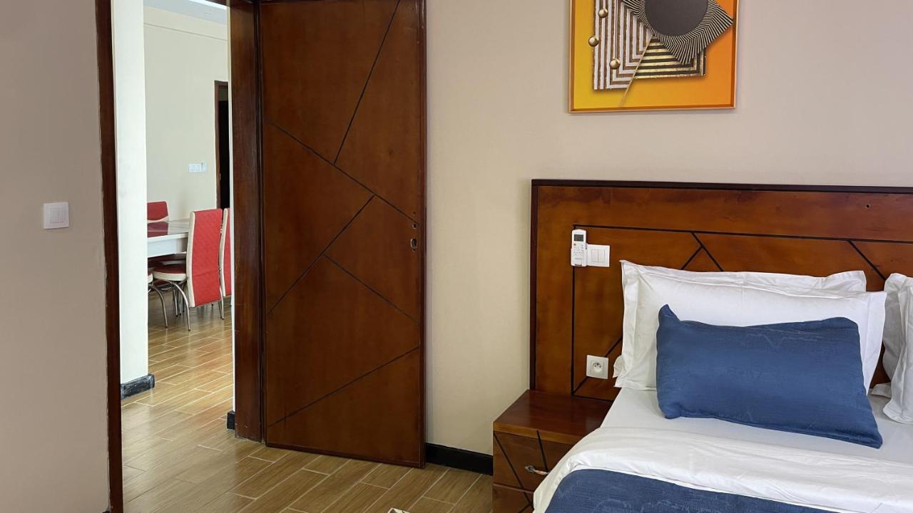 Sky Kenako Hotel Крібі Екстер'єр фото