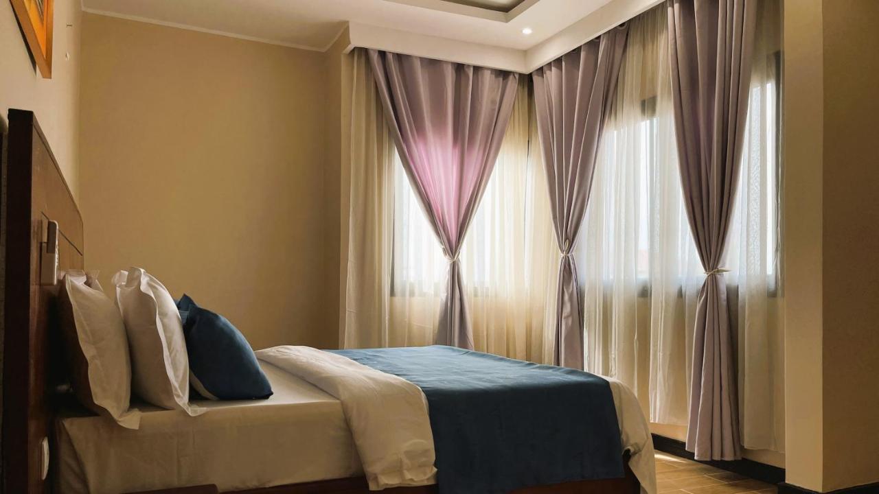 Sky Kenako Hotel Крібі Екстер'єр фото