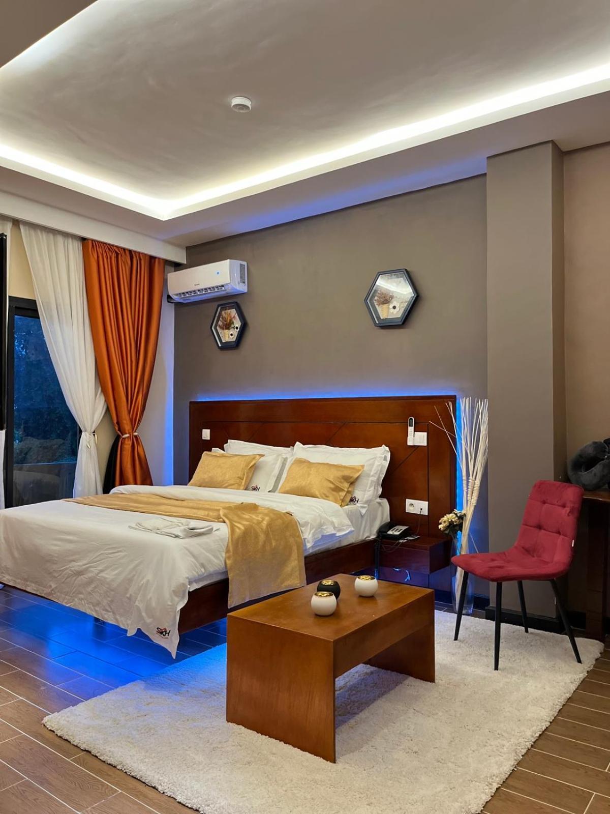 Sky Kenako Hotel Крібі Екстер'єр фото