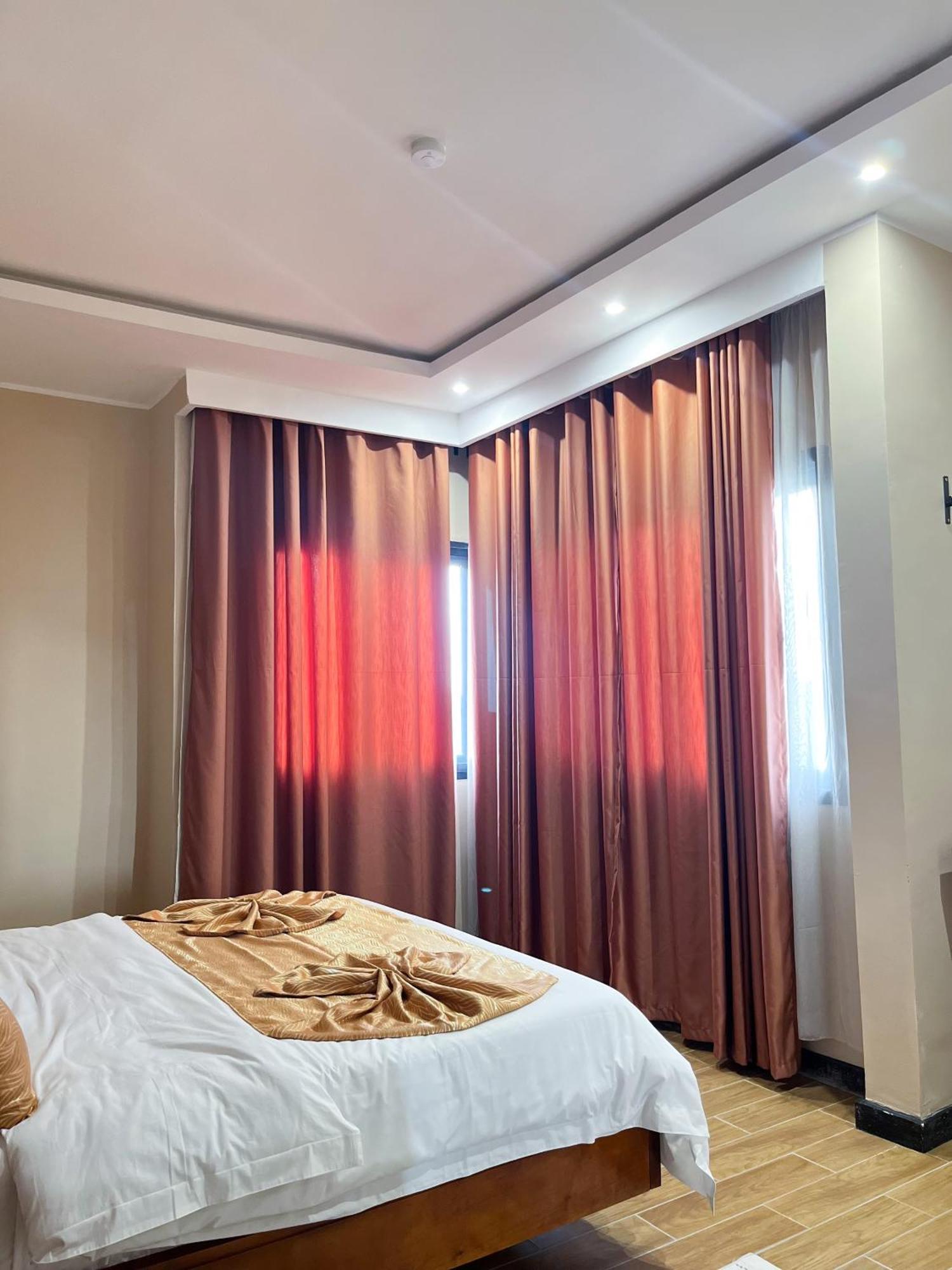 Sky Kenako Hotel Крібі Екстер'єр фото