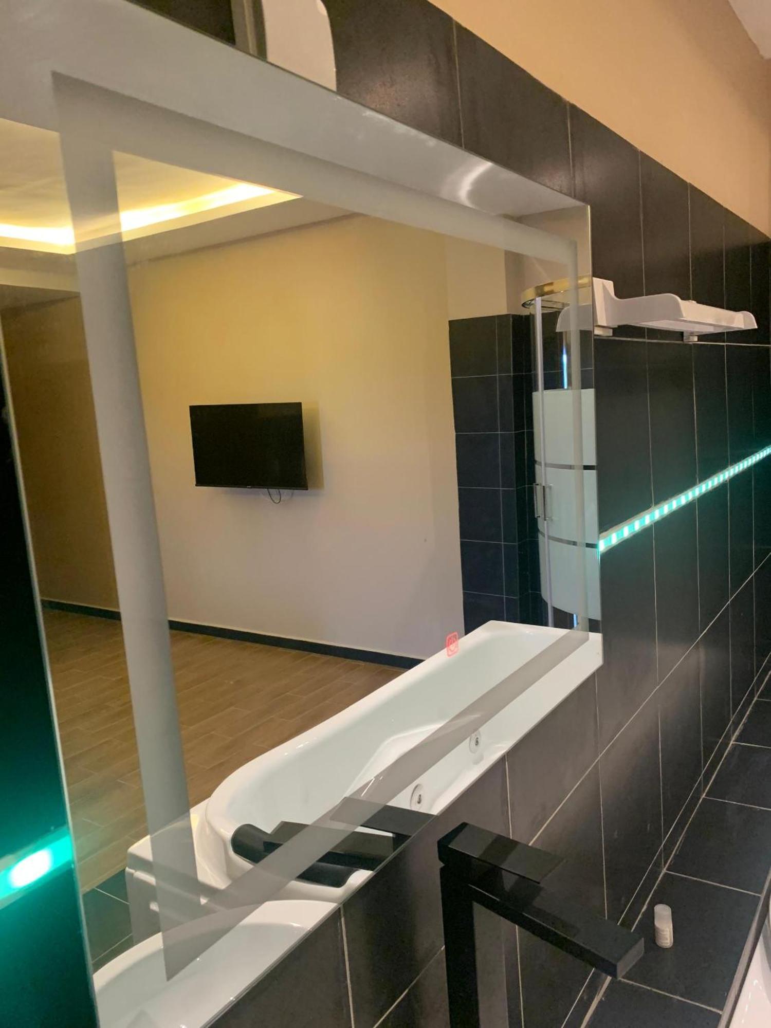 Sky Kenako Hotel Крібі Номер фото
